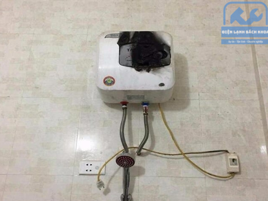 Sửa Bình Nóng Lạnh Tại Nhà Uy Tín - Giá Rẻ sua binh nong lanh dien lanh bach khoa 3