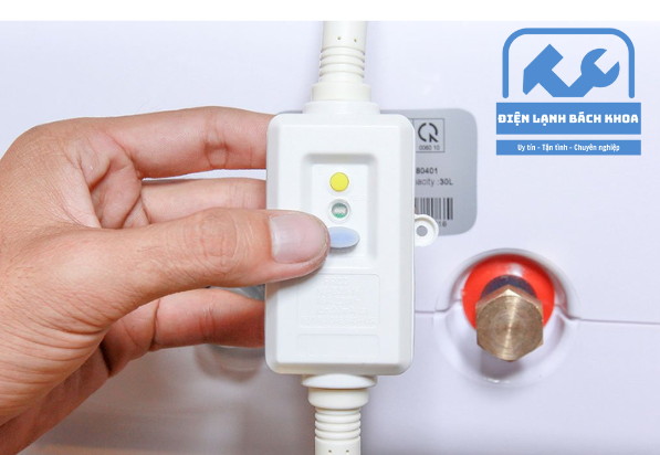 Sửa Bình Nóng Lạnh Tại Nhà Uy Tín - Giá Rẻ sua binh nong lanh dien lanh bach khoa 4