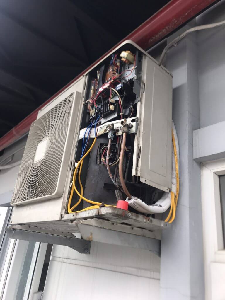 Sửa điều hoà tại quận Hai Bà Trưng uy tín nhất ở đâu? z2886167614522 aacbd9713ec4b97ee4efe82f3ffc4997 768x1024 1