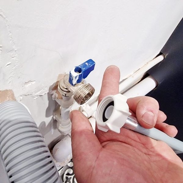 Lỗi EA máy giặt Sanyo là gì? Nguyên nhân và cách khắc phục nguon cap nuoc may giat sanyo bao loi ea 1